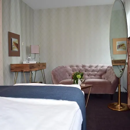 祖姆库隆普瑞森兰德酒店