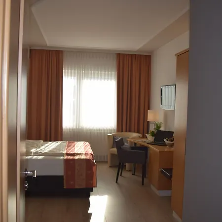 祖姆库隆普瑞森兰德酒店