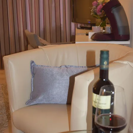 祖姆库隆普瑞森兰德酒店 上韦瑟尔