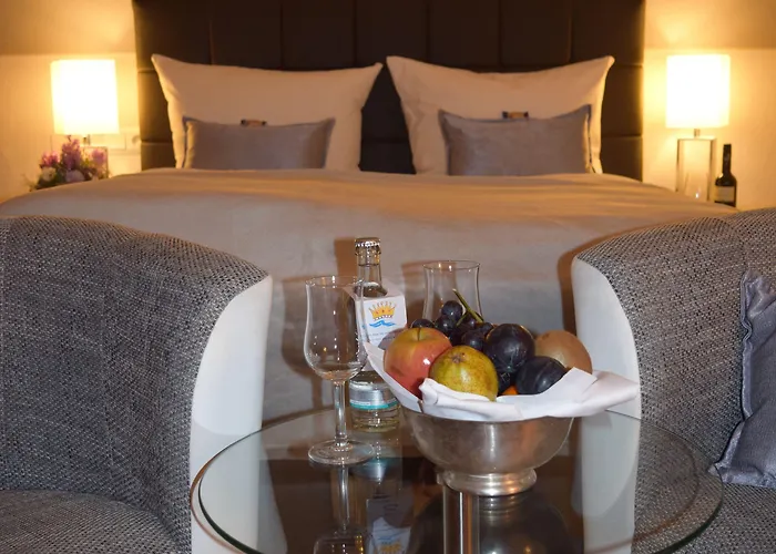 Zum Kronprinzen Hotel 3*