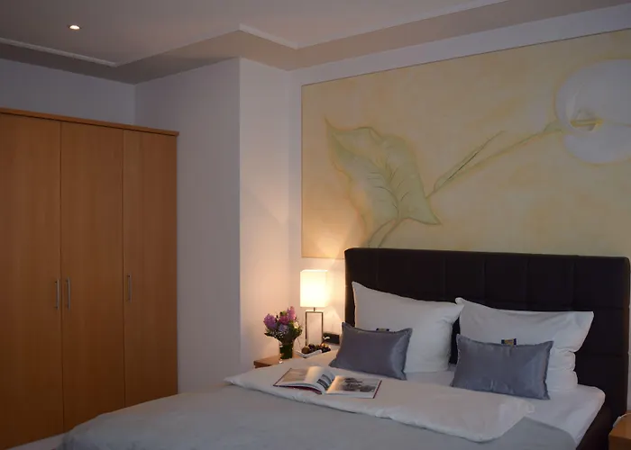 Zum Kronprinzen Hotel 3*