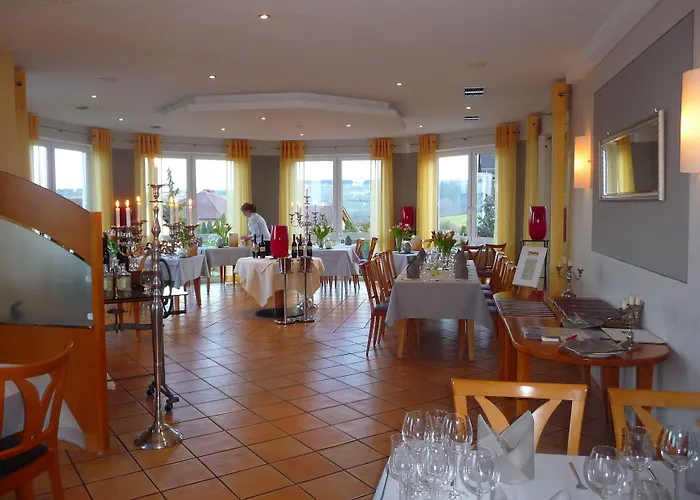 Zum Kronprinzen Hotel 3*